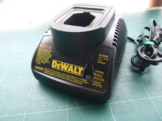 ที่ชาร์ตแบตเตอรี่ DEWALT DE9118 (7.2~14.4V NiCd Charger)