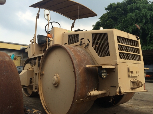 ต้องการขายด่วนรถบด3ล้อเหล็กSAKAI R2 เก่าญี่ปุ่น พร้อมใช้