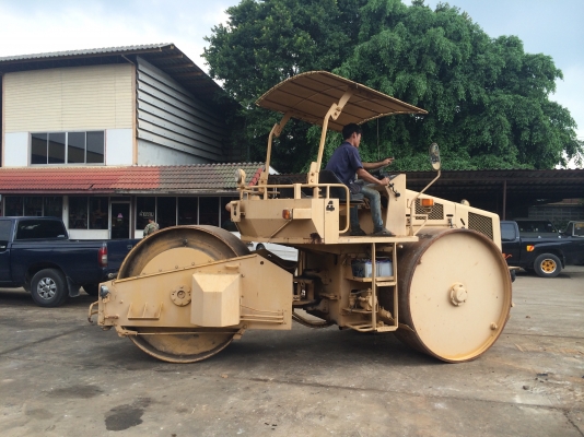 ต้องการขายด่วนรถบด3ล้อเหล็กSAKAI R2 เก่าญี่ปุ่น พร้อมใช้