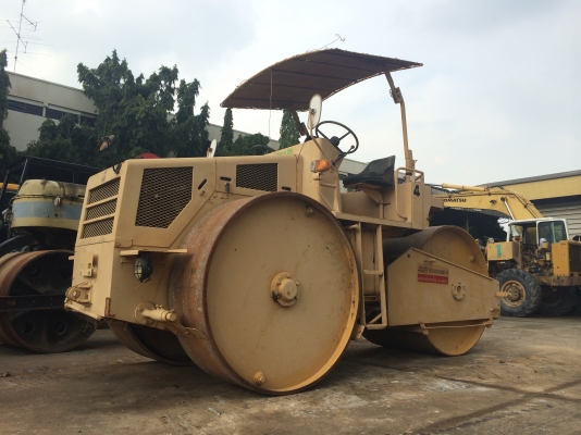 ต้องการขายด่วนรถบด3ล้อเหล็กSAKAI R2 เก่าญี่ปุ่น พร้อมใช้