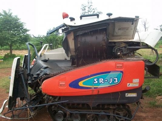 ขายรถเกี่ยวเล็ก ขายรถเกี่ยวเล็ก