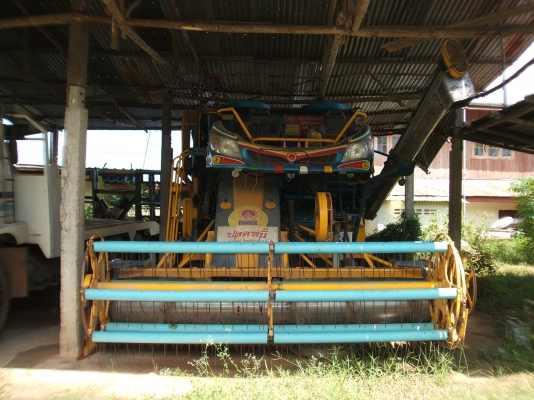 ขายรถเกี่ยวข้าว เกษตรพัฒนา รุ่นปลดหนี่้ ปี 53 อุ้ม 2.5 ตัน