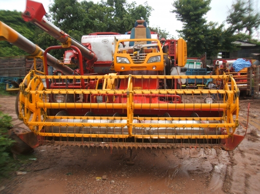 ขายรถเกี่ยวข้าวศักดิ์พัฒนา KM 49 แท้โรงงานเดิมๆ อุ้ม 2.5 ตัน ตัวเดิน 12HT ปั้มไดกินส์ เบอร์ 23