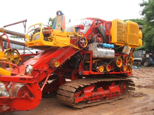 ขายรถเกี่ยวข้าวศักดิ์พัฒนา KM 49 แท้โรงงานเดิมๆ อุ้ม 2.5 ตัน ตัวเดิน 12HT ปั้มไดกินส์ เบอร์ 23