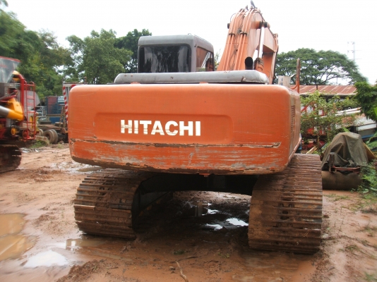 ขายรถแม็คโคร ฮิตาชิ 200-3 สภาพดี ไฟฟ้าครบ เล่มทะเบียนมี สภาพดีพร้อมใช้งาน