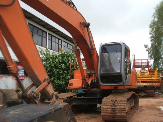 ขายรถแม็คโคร ฮิตาชิ 200-3 สภาพดี ไฟฟ้าครบ เล่มทะเบียนมี สภาพดีพร้อมใช้งาน