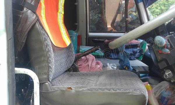 รถบรรทุก 10 ล้อ ISUZU รุ่น ROCKY กระบะรั้วเหล็ก