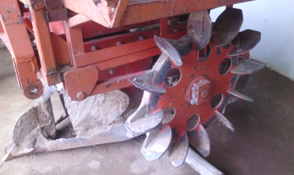 หางปลูกอ้อย ก.แสงยนต์ แบบร่องคู่ ระยะ 40 ซม.