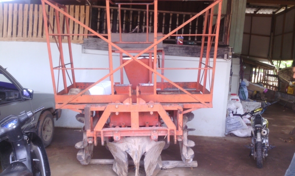 หางปลูกอ้อย ก.แสงยนต์ แบบร่องคู่ ระยะ 40 ซม.