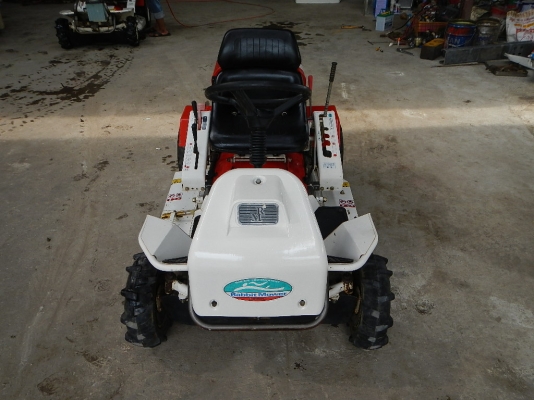 ขายรถตัดหญ้า OREC RM85B 11แรง พร้อมใช้งาน