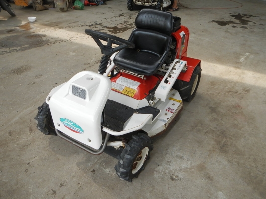 ขายรถตัดหญ้า OREC RM85B 11แรง พร้อมใช้งาน ขายรถตัดหญ้า OREC RM85B 11แรง พร้อมใช้งาน