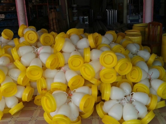 ถังน้ำไก่อ่อน ถาดลองอาหาร (เหมาขายถูกๆ) ถังน้ำไก่อ่อน ถาดลองอาหาร (เหมาขายถูกๆ)