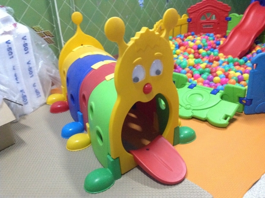 ของเล่นบ้านเด็กเป็นชุด พร้อมชั้นวางของ ของเล่นบ้านเด็กเป็นชุด พร้อมชั้นวางของ