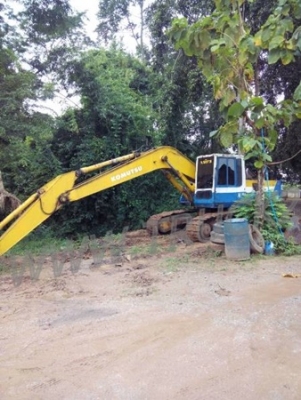 KOMATSU รถแบคโฮ  pc200-3 พร้อมใช้งาน