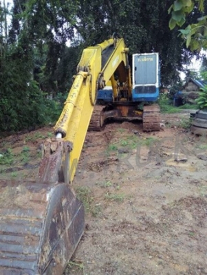 KOMATSU รถแบคโฮ  pc200-3 พร้อมใช้งาน