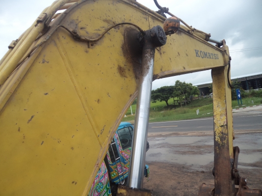 ขายถูกๆ555000รถแม็กโคPC200 เครื่องแน่น ช่วงล่างดี แอร์เย็น สภาพเอาไปพร้อมใช้งาน รถสวย