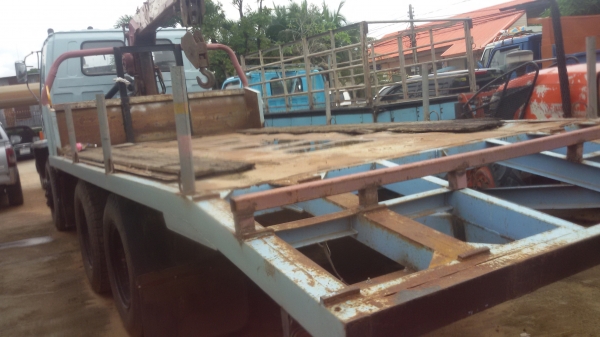 ขายรถสิบล้อหางปลาติดเครนเครื่อง195แรง