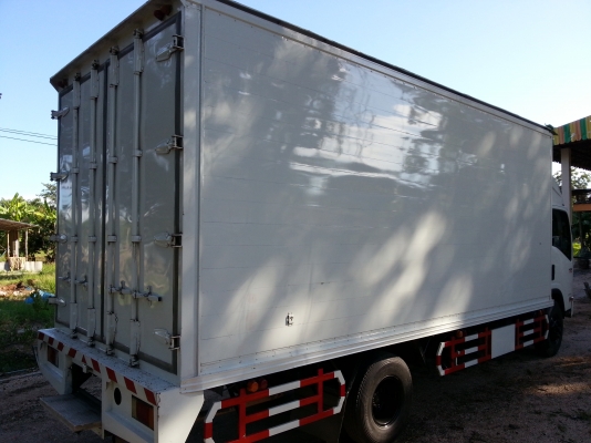 ขายด่วน 6 ล้อตู้แห้ง ยาว 5.5 เมตร อีซูซุ NQR 175 แรงม้า ปี 53 ยูโร 3