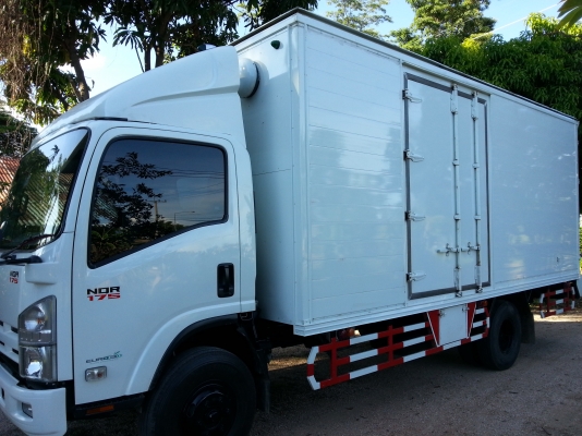 ขายด่วน 6 ล้อตู้แห้ง ยาว 5.5 เมตร อีซูซุ NQR 175 แรงม้า ปี 53 ยูโร 3