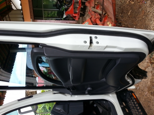 ขายด่วน 6 ล้อตู้แห้ง ยาว 5.5 เมตร อีซูซุ NQR 175 แรงม้า ปี 53 ยูโร 3