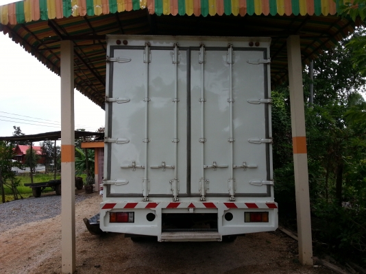 ขายด่วน 6 ล้อตู้แห้ง ยาว 5.5 เมตร อีซูซุ NQR 175 แรงม้า ปี 53 ยูโร 3