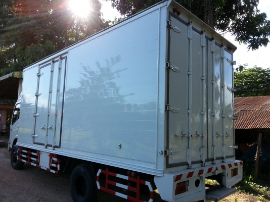 ขายด่วน 6 ล้อตู้แห้ง ยาว 5.5 เมตร อีซูซุ NQR 175 แรงม้า ปี 53 ยูโร 3