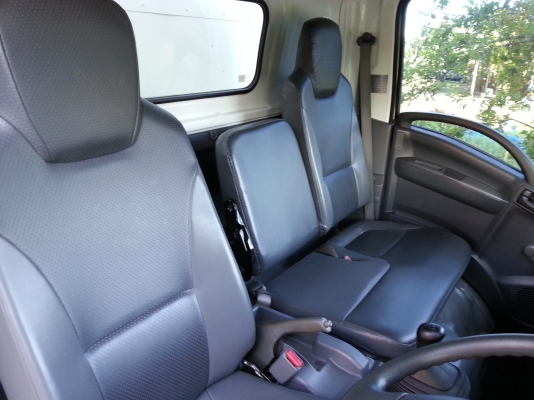 ขายด่วน 6 ล้อตู้แห้ง ยาว 5.5 เมตร อีซูซุ NQR 175 แรงม้า ปี 53 ยูโร 3