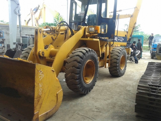 ขายรถตักWA200-1 เก่านอก เอกสารใบแจ้งจำหน่าย สภาพสวยพร้อมใช้ ติดต่อได้ที่คุณ อ๊อฟ พิจิตร 086-737-9991