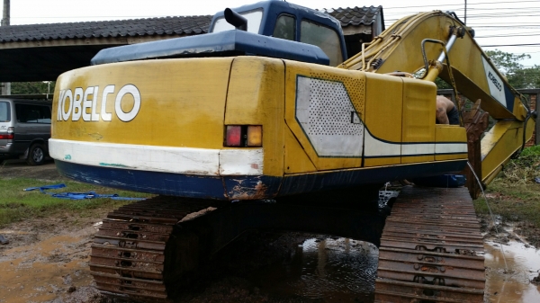 ขายแบคโฮ Kobelco SK200 Mark 3 รถพร้อมใช้งาน แอร์เย็น ปั้มดี โซ่ยังเหลือเยอะ ใบแทร็คครบ ช่วงล่างดี