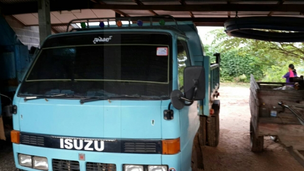 ขายดัมพ์ อีซูซุNKR110 4BE1 พ.เพาเวอร์ แอร์ เครื่องเสียง แชชซีสวย เอกสารพร้อมโอน ภายในสวย พื้นดี