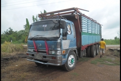 สิบล้อ ดั้ม