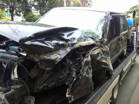 ขาย VOLVO 740 GLE ราคา 15,000 เอาไว้ไปทำอะไหล่ครับ เหลือแต่บอดี้ภายนอกและภายในครับ ไม่มีเครื่อง ไม่มีแก็ส