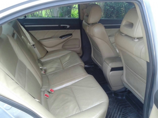 ขายเก๋ง ฮอนด้า CIVIC ปี52 e เบาะหนังใช้งานมือ เดียว เบนซิน เดิมๆ เอกสารพร้อมโอน วิ่ง แสนหก ภายในสวย