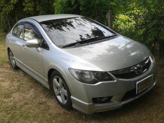 ขายเก๋ง ฮอนด้า CIVIC ปี52 e เบาะหนังใช้งานมือ เดียว เบนซิน เดิมๆ เอกสารพร้อมโอน วิ่ง แสนหก ภายในสวย