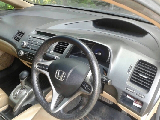 ขายเก๋ง ฮอนด้า CIVIC ปี52 e เบาะหนังใช้งานมือ เดียว เบนซิน เดิมๆ เอกสารพร้อมโอน วิ่ง แสนหก ภายในสวย