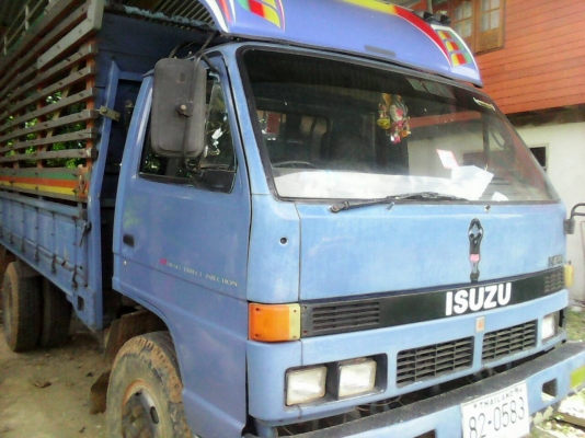 รถหกล้อ isuzu รุ่น npr 110 มี fหน้า มี fหลัง 360000 รถหกล้อ isuzu รุ่น npr 110 มี fหน้า มี fหลัง 360000