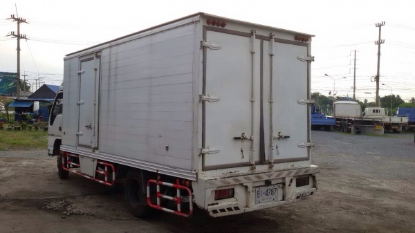 6ล้ออีซูซุNPR/130HPยาว5เมตร