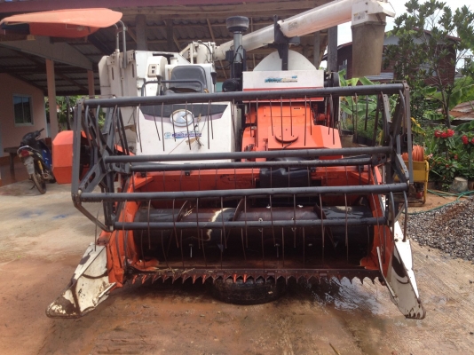 ขายรถเกี่ยวข้าวพร้อมรถไถ่แถมรถพ่วงพร้อม