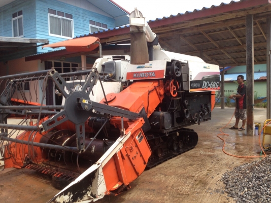 ขายรถเกี่ยวข้าวพร้อมรถไถ่แถมรถพ่วงพร้อม