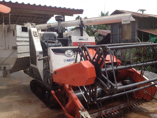 ขายรถเกี่ยวข้าวพร้อมรถไถ่แถมรถพ่วงพร้อม