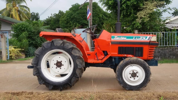 ขายครับ KUBOTA L1-24 เครื่องดี เกียร์ดี ครับ สภาพพร้อมใช้งาน ครับ