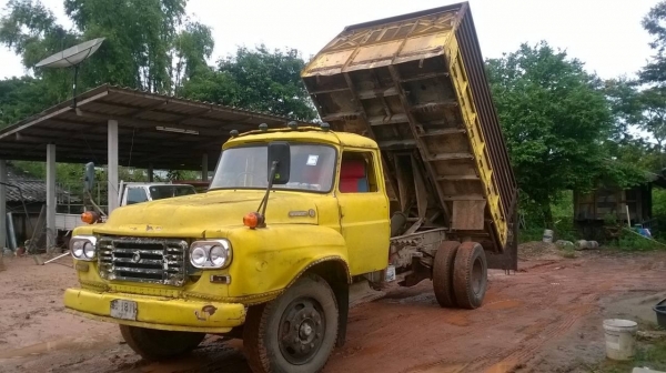 ขายรถดั้มเกษตร 6 ล้อหัวยาว สภาพพร้อมใช้งาน เครื่อง 6BB1 145 แรงม้า คัสซีสวยตลอดเส้น เฟืองท้ายร็อคกี้ ทะเบียนพร้อมโอน ราคาต่อรองได้ครับ