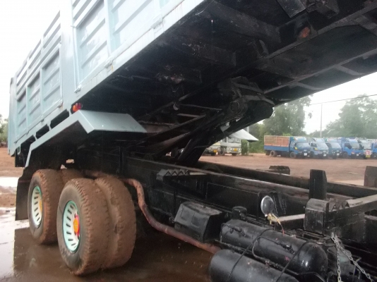 Rocky 195 แรง สองเพลา ดั๊มสามมิตร คัชซีหัวยาว สภาพสวย Rocky 195 แรง สองเพลา ดั๊มสามมิตร คัชซีหัวยาว สภาพสวย