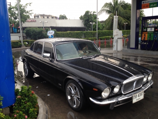 ขายเดมเลอร์ ปี 88 เครื่อง 2 J โบ เกียร์ออโต้ ขาย 520,000 บาท ติดต่อ คุณเอ๋ 092-6356419