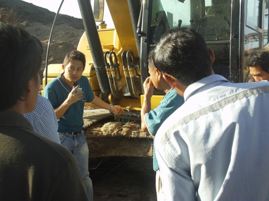 รับฝึกอบรมพนักงานขับและซ่อมเครื่องจักรกลหนัก