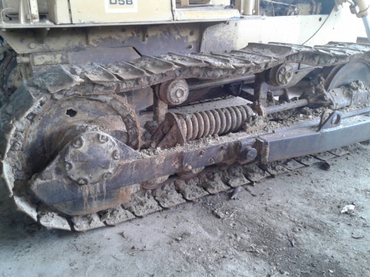 ขายรถแทรกเตอร์ CAT D5B ตีนไก่เกียร์ตัดสภาพใช้เอกสารเล่มทะเบียน