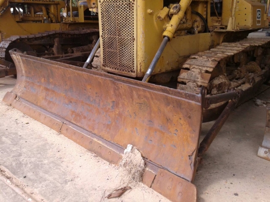 ขายรถแทรกเตอร์ CAT D5B ตีนไก่เกียร์ตัดสภาพใช้เอกสารเล่มทะเบียน