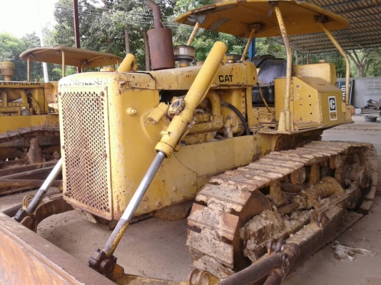 ขายรถแทรกเตอร์ CAT D5B ตีนไก่เกียร์ตัดสภาพใช้เอกสารเล่มทะเบียน