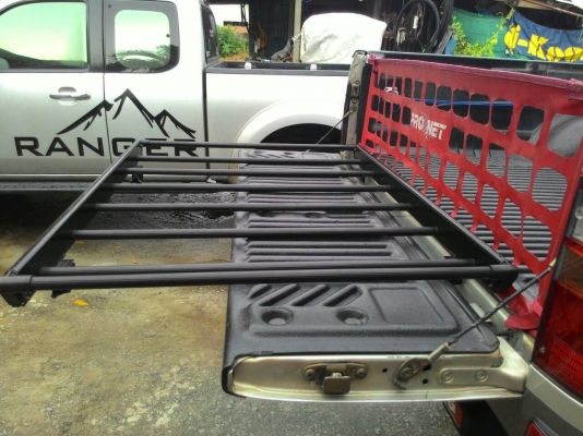 ขายแร็คหลังคา Thule แท้ๆ สวยๆ สีดำ ขายแร็คหลังคา Thule แท้ๆ สวยๆ สีดำ