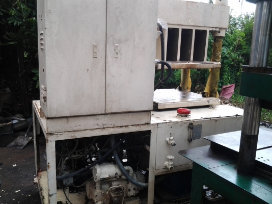 ขายเครื่องอัดยางKOTAKI เจแปน 200ตัน ลึก27นิ้ว หน้ากว้าง28.5นิ้ว 5กระบอก อัดเหล็กหนาแข็งแรงมาก ขาย 120000 บาท